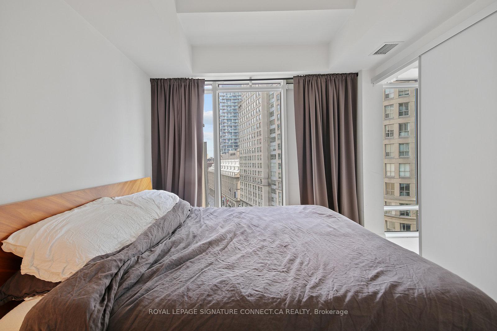 Photo 19 of Unit 808, 8 The Esplanade, Toronto, Waterfront Communities — HOMEH