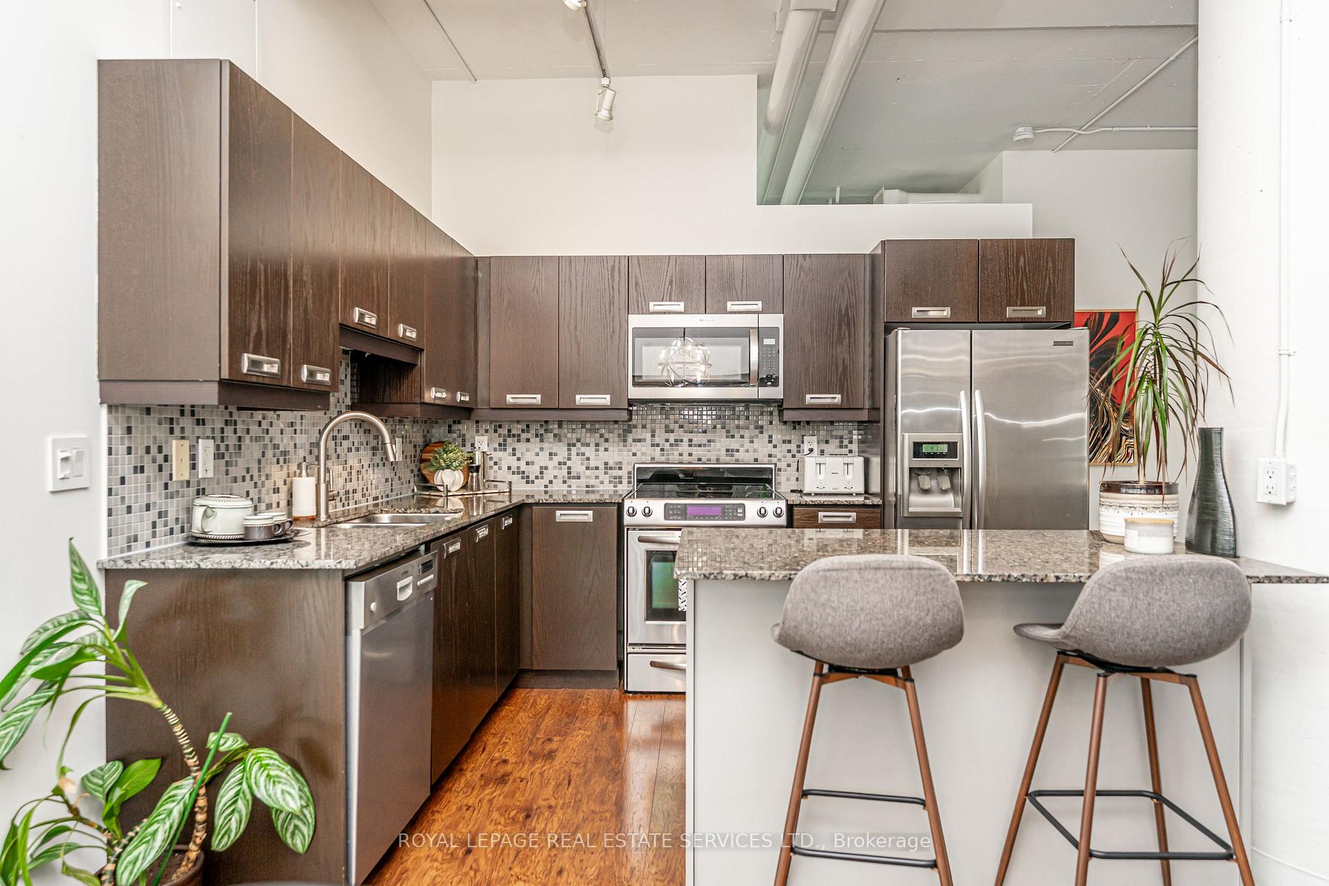 Photo 13 of Unit 206, 2 Fieldway, Etobicoke, Islington-City Centre West — HOMEH
