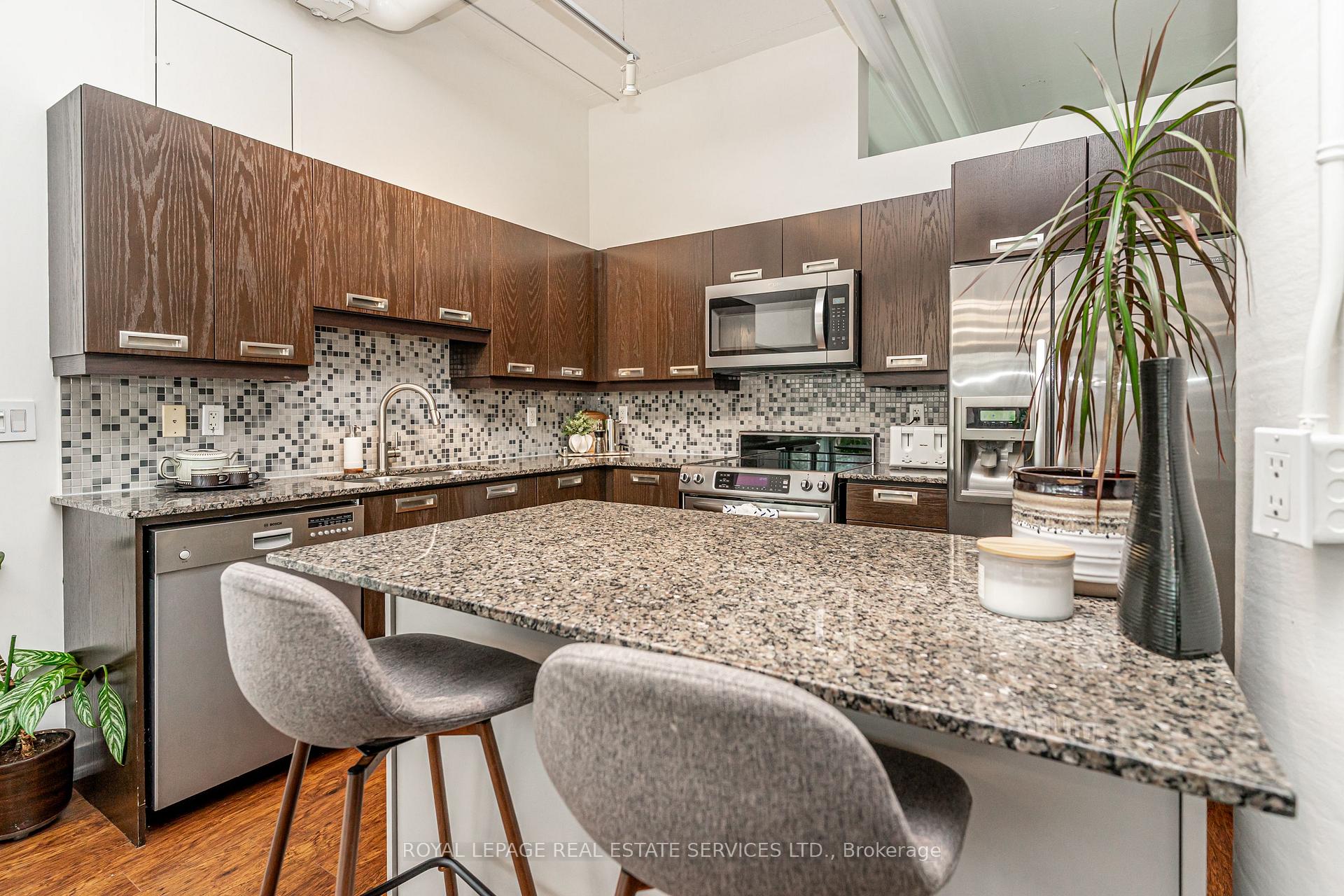 Photo 14 of Unit 206, 2 Fieldway, Etobicoke, Islington-City Centre West — HOMEH