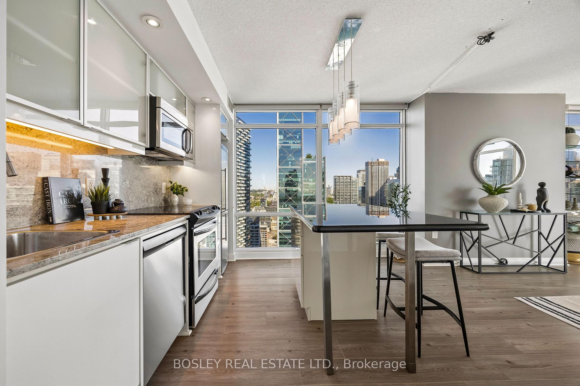Photo 14 of Unit 3902, 25 Telegram Mews, Toronto, Waterfront Communities — HOMEH