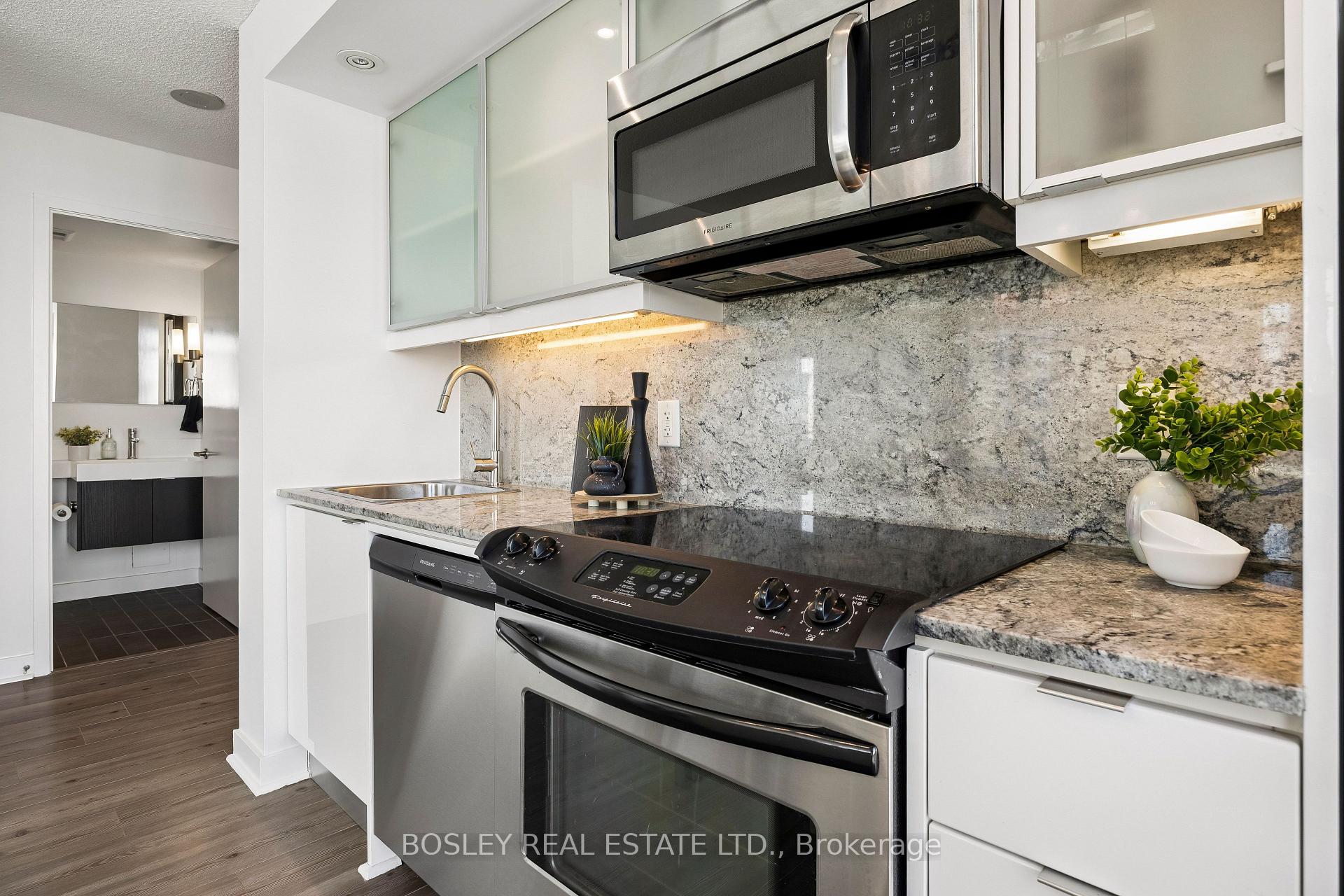 Photo 15 of Unit 3902, 25 Telegram Mews, Toronto, Waterfront Communities — HOMEH