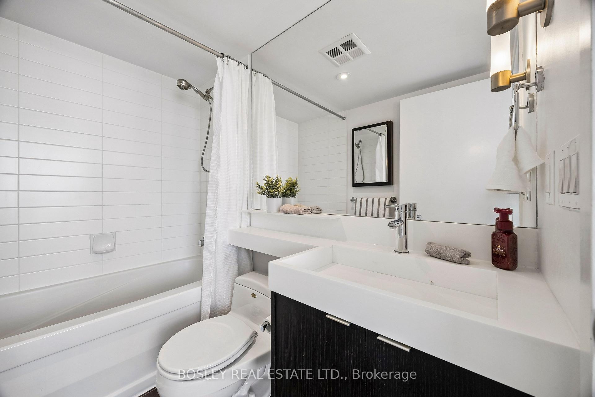 Photo 22 of Unit 3902, 25 Telegram Mews, Toronto, Waterfront Communities — HOMEH