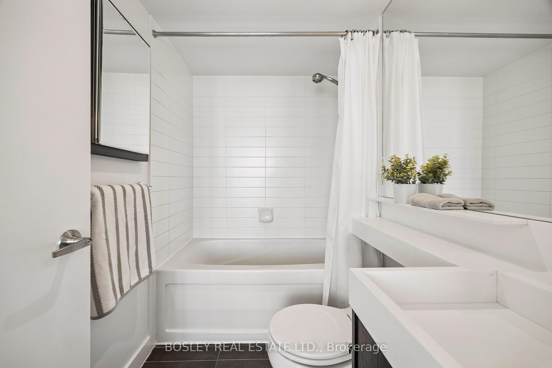 Photo 23 of Unit 3902, 25 Telegram Mews, Toronto, Waterfront Communities — HOMEH