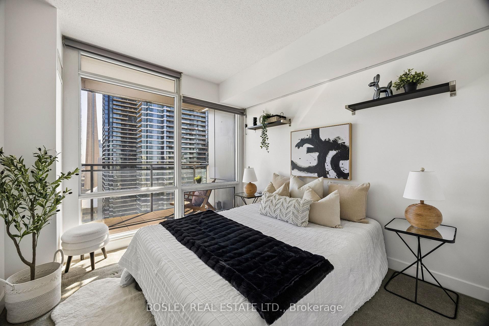 Photo 24 of Unit 3902, 25 Telegram Mews, Toronto, Waterfront Communities — HOMEH