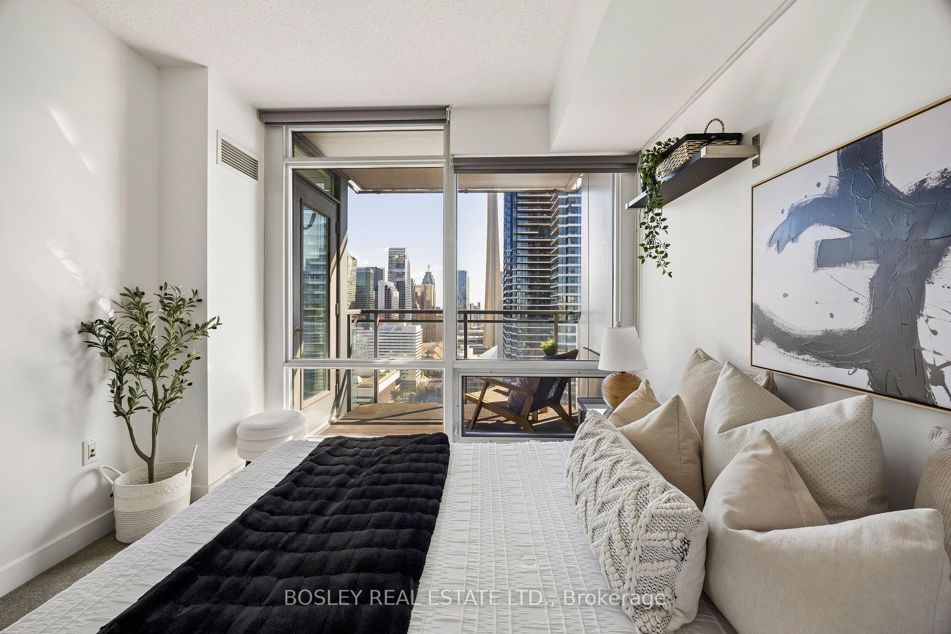 Photo 25 of Unit 3902, 25 Telegram Mews, Toronto, Waterfront Communities — HOMEH
