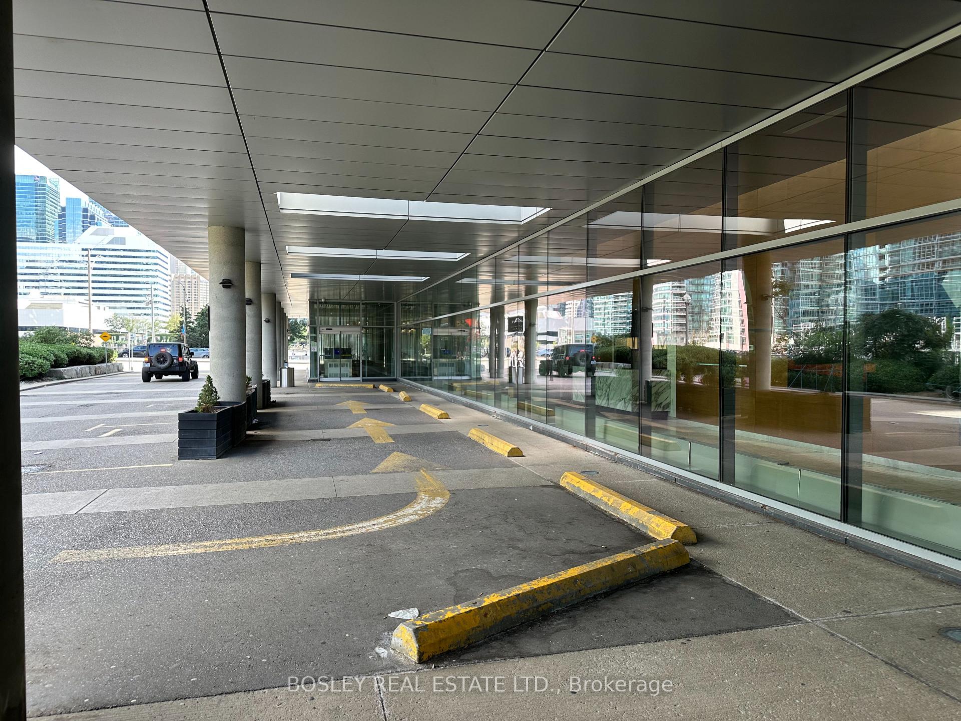 Photo 35 of Unit 3902, 25 Telegram Mews, Toronto, Waterfront Communities — HOMEH