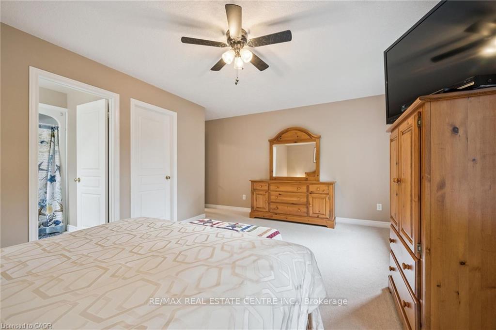Photo 9 of 555 Killbear Court, Waterloo, Conservation Meadows — HOMEH