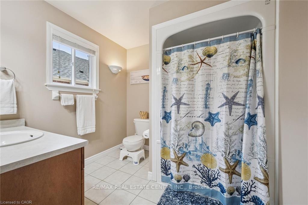 Photo 10 of 555 Killbear Court, Waterloo, Conservation Meadows — HOMEH
