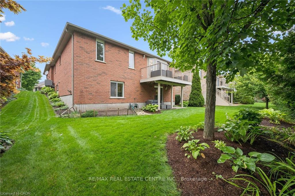 Photo 20 of 555 Killbear Court, Waterloo, Conservation Meadows — HOMEH