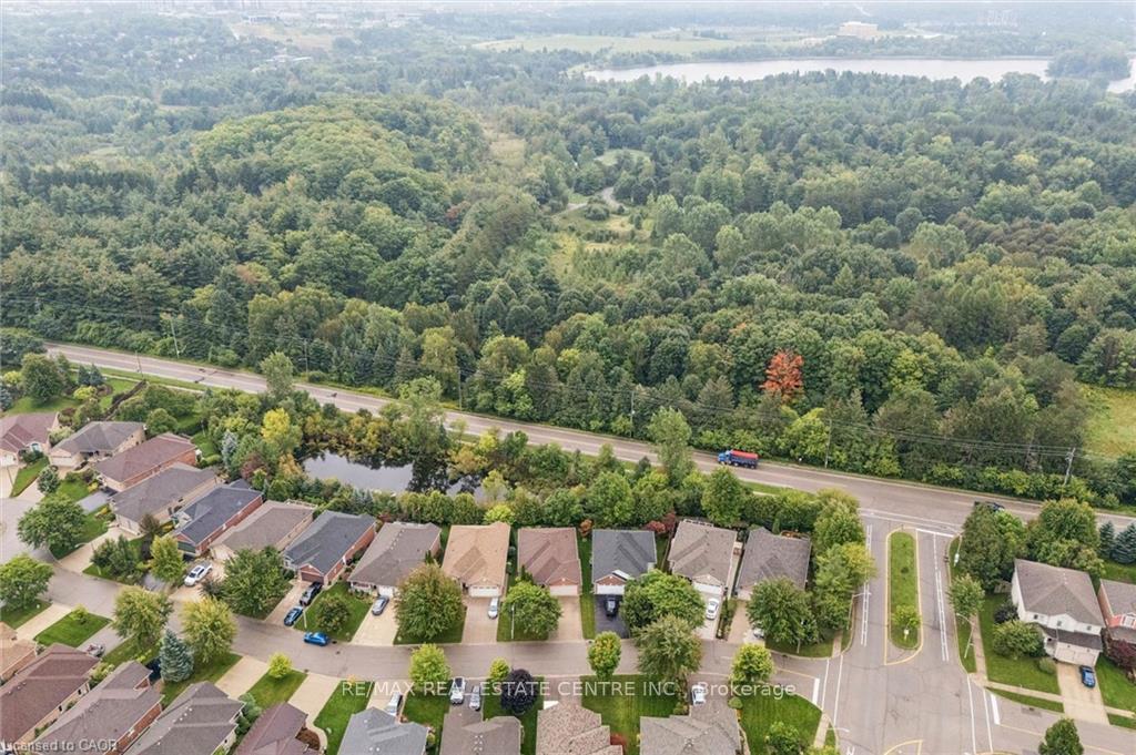 Photo 24 of 555 Killbear Court, Waterloo, Conservation Meadows — HOMEH