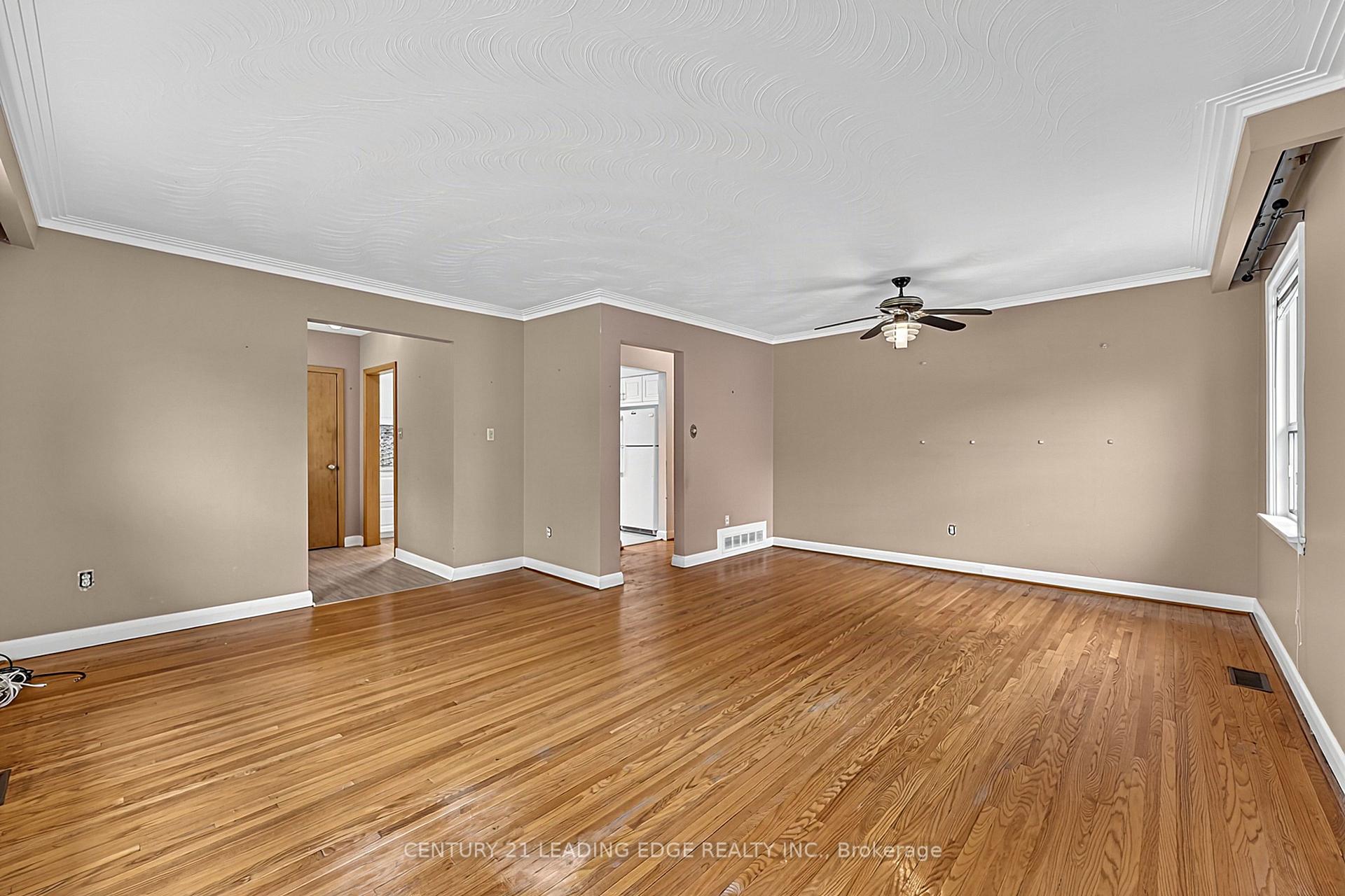 Photo 11 of 18 Romulus Drive, Scarborough, Bendale — HOMEH