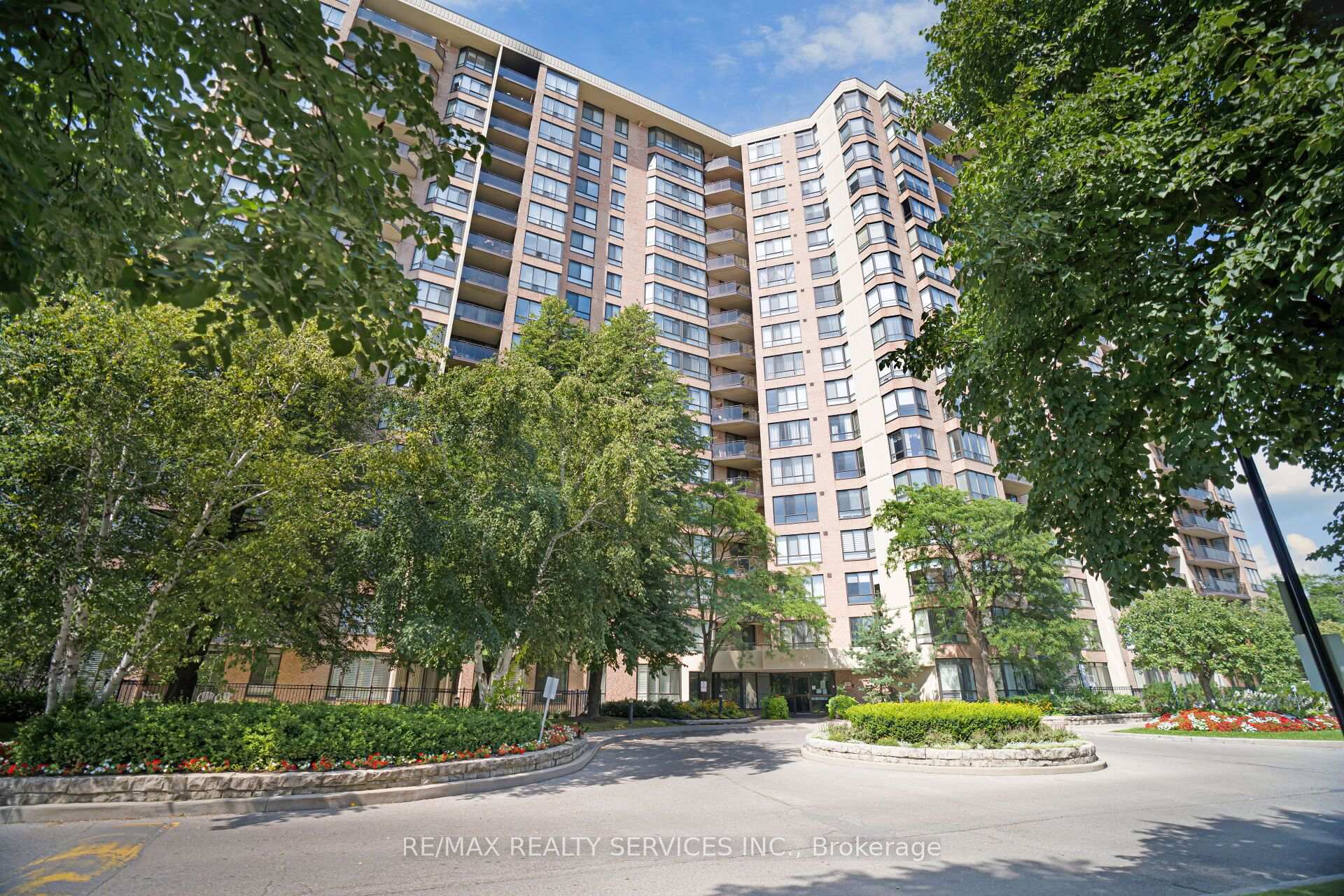 Photo 2 of Unit 1606, 20 Cherrytree Drive, Brampton, Fletcher's Creek South — HOMEH
