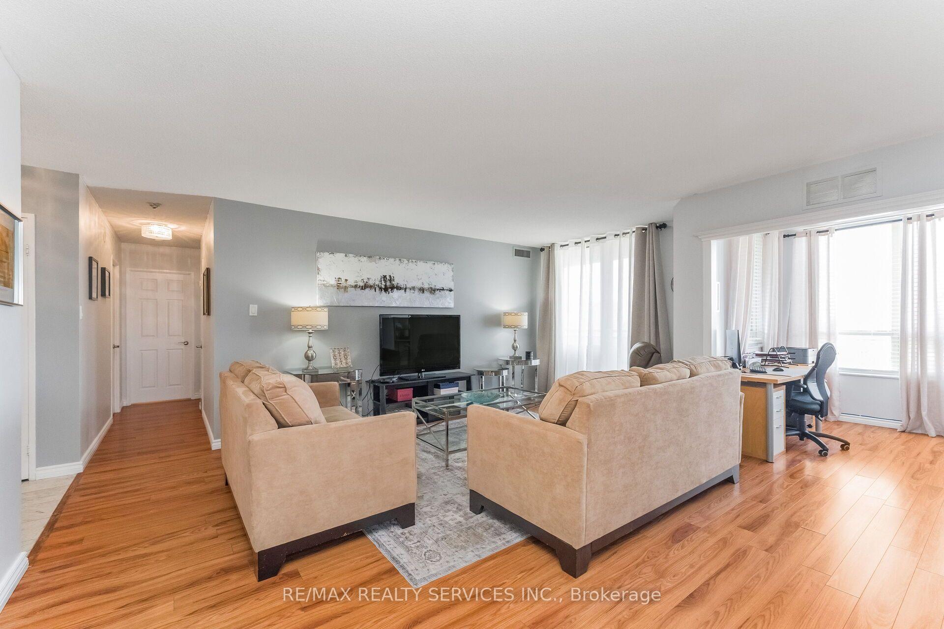 Photo 8 of Unit 1606, 20 Cherrytree Drive, Brampton, Fletcher's Creek South — HOMEH