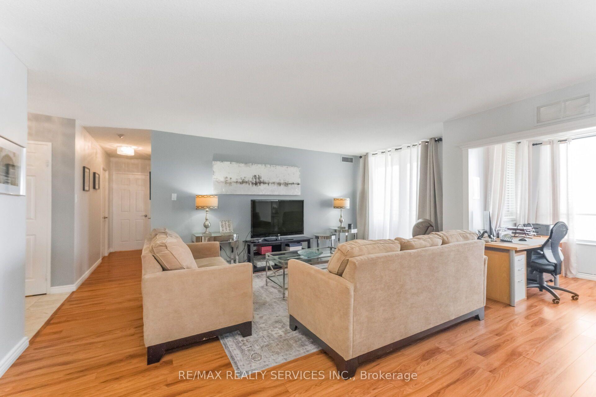 Photo 9 of Unit 1606, 20 Cherrytree Drive, Brampton, Fletcher's Creek South — HOMEH