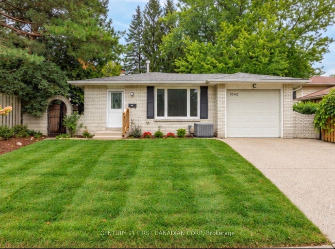 Photo of 1642 Aldersbrook Road
