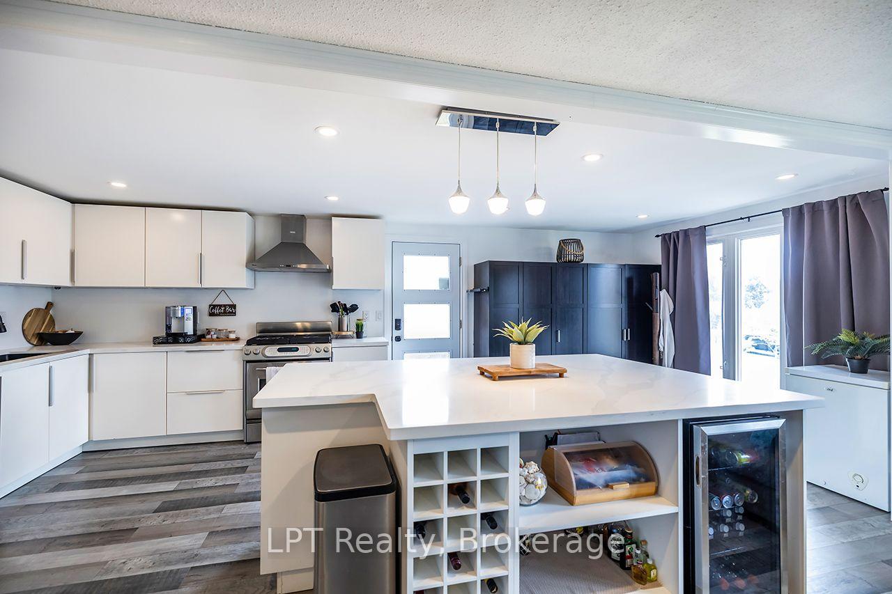 Photo 6 of 755 Wesley Drive, Oshawa, Donevan — HOMEH