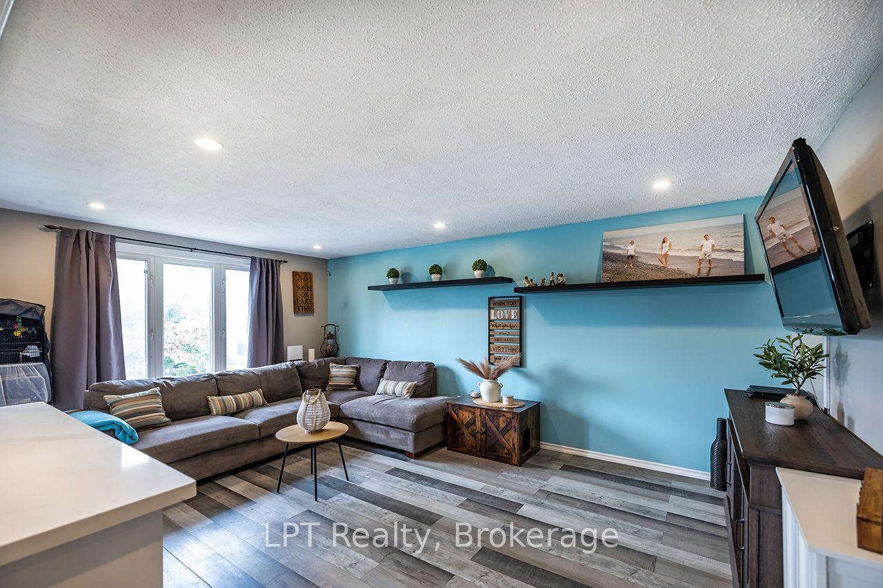 Photo 9 of 755 Wesley Drive, Oshawa, Donevan — HOMEH