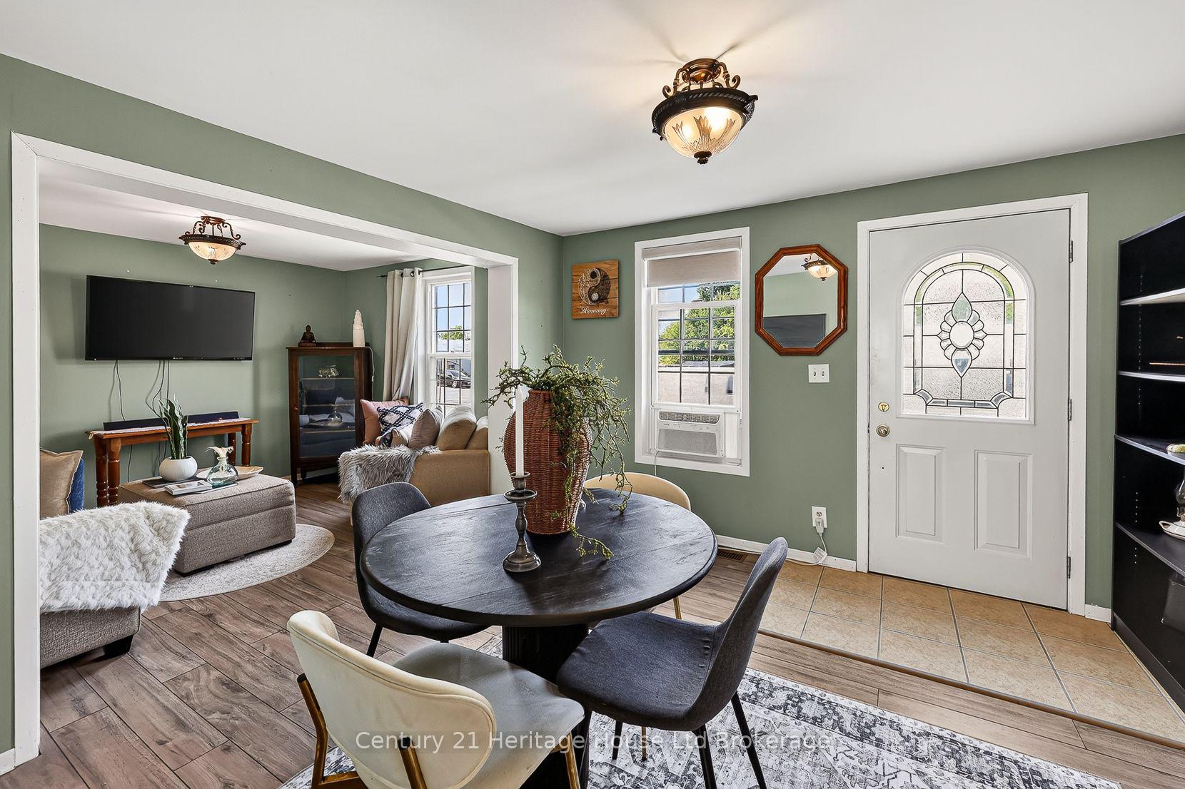 Photo 5 of 138 Main Street, Woodstock, Woodstock - South — HOMEH