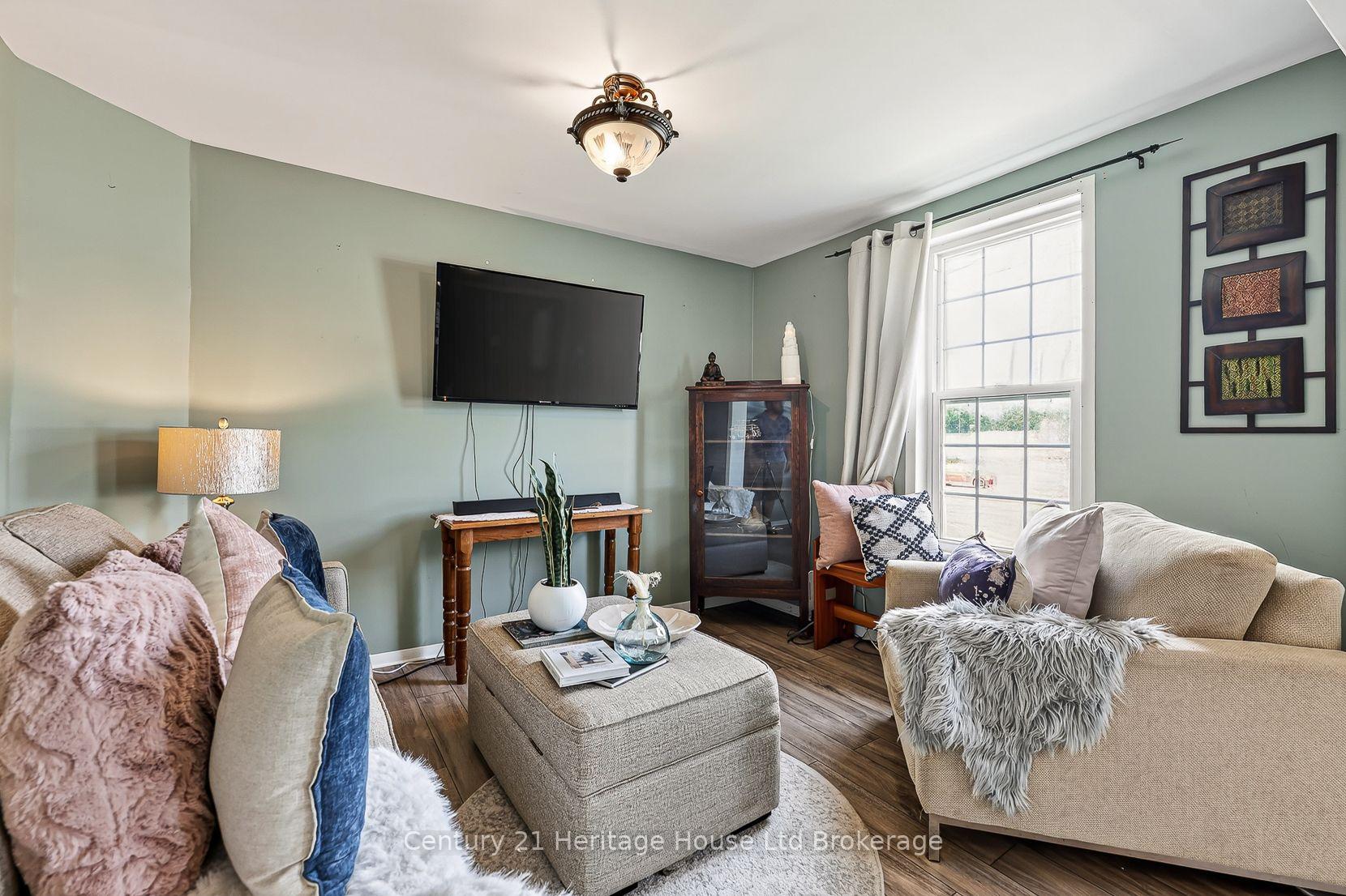 Photo 10 of 138 Main Street, Woodstock, Woodstock - South — HOMEH