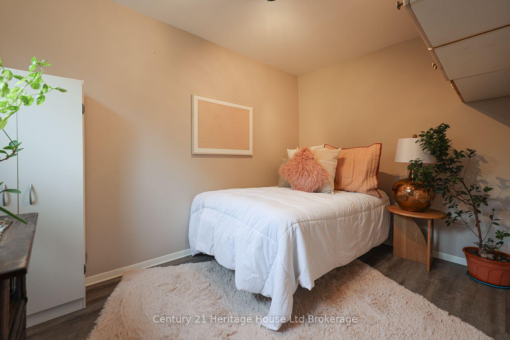 Photo 17 of 138 Main Street, Woodstock, Woodstock - South — HOMEH