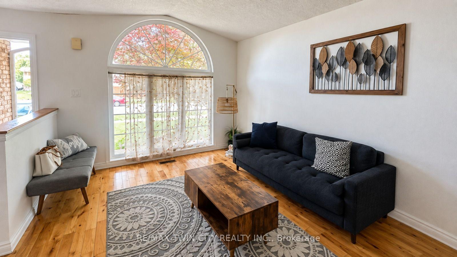 Photo 3 of 7 Briarfield Street, Kitchener, Idlewood — HOMEH