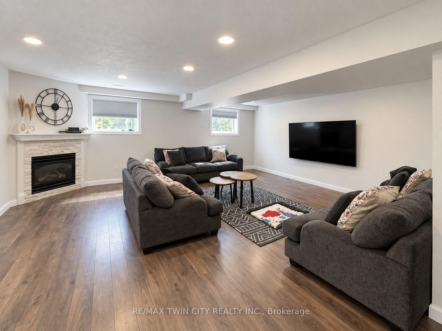 Photo 10 of 7 Briarfield Street, Kitchener, Idlewood — HOMEH