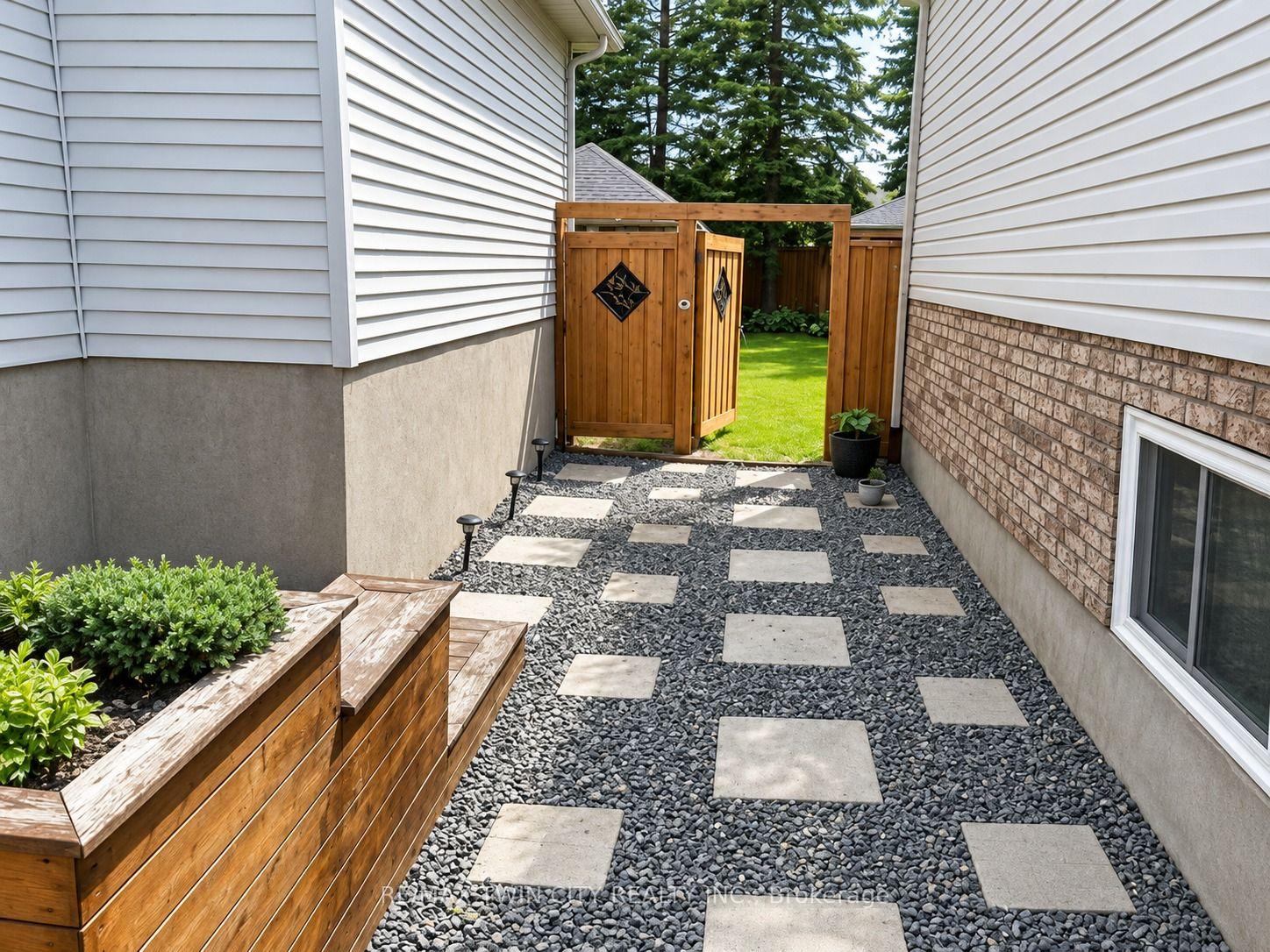 Photo 31 of 7 Briarfield Street, Kitchener, Idlewood — HOMEH