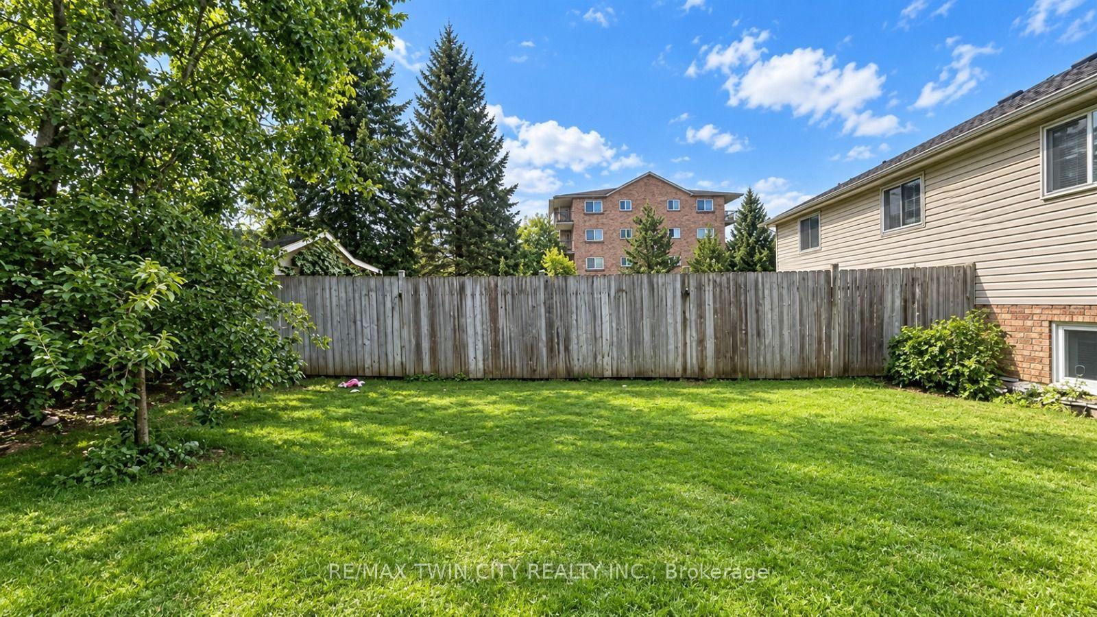 Photo 32 of 7 Briarfield Street, Kitchener, Idlewood — HOMEH