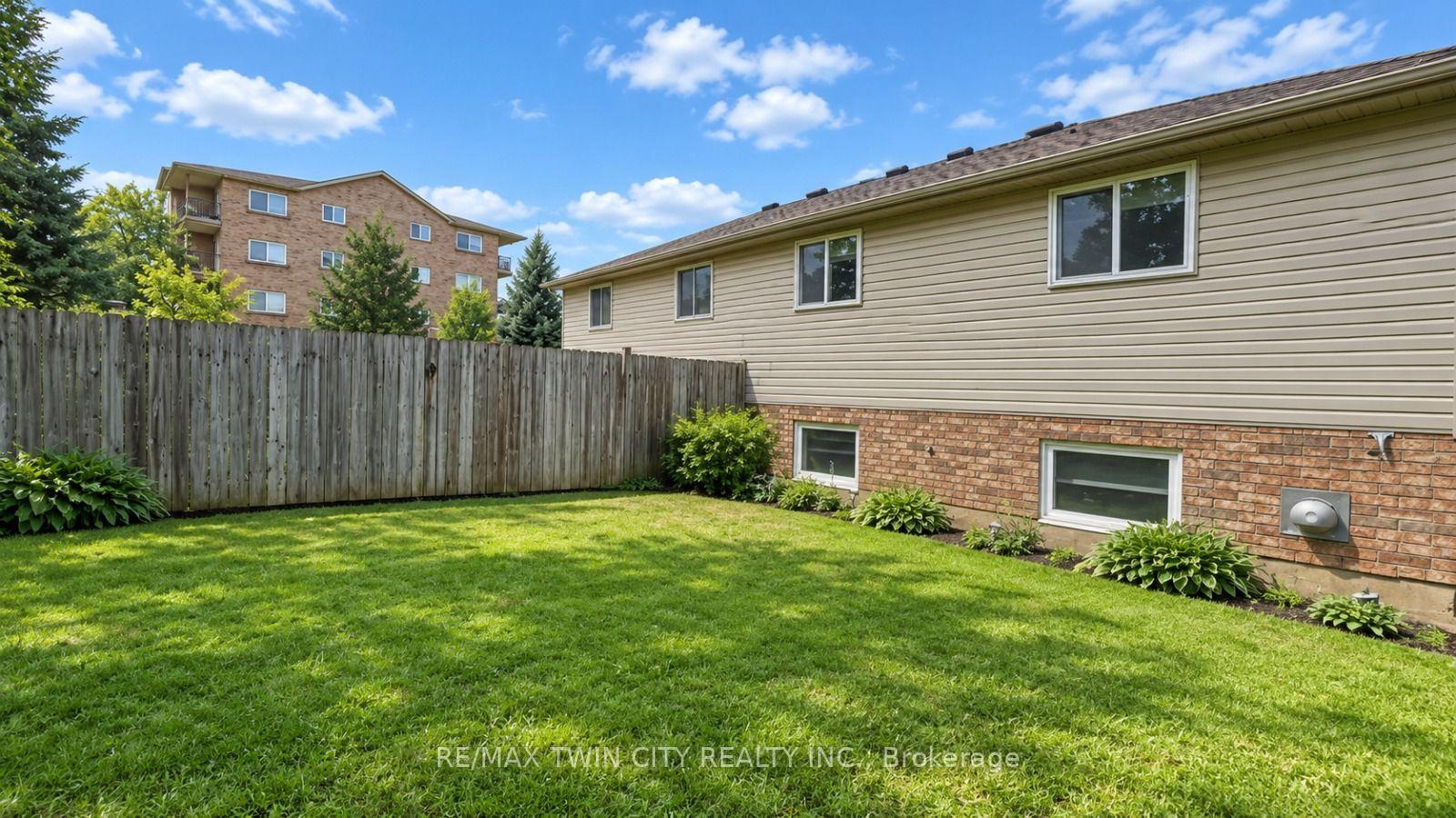 Photo 34 of 7 Briarfield Street, Kitchener, Idlewood — HOMEH
