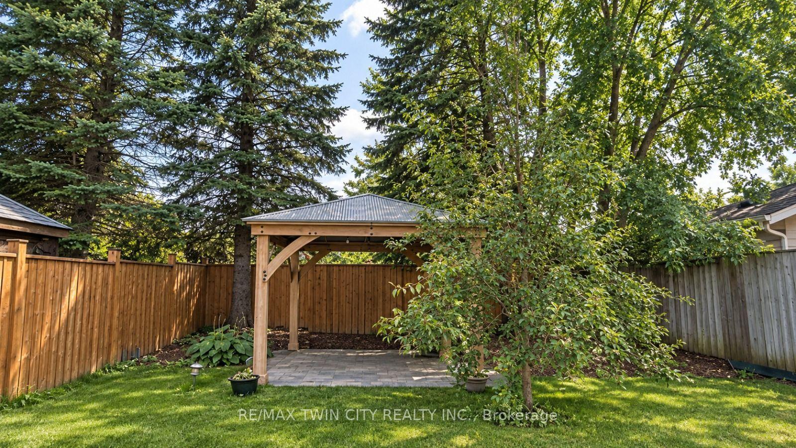 Photo 37 of 7 Briarfield Street, Kitchener, Idlewood — HOMEH