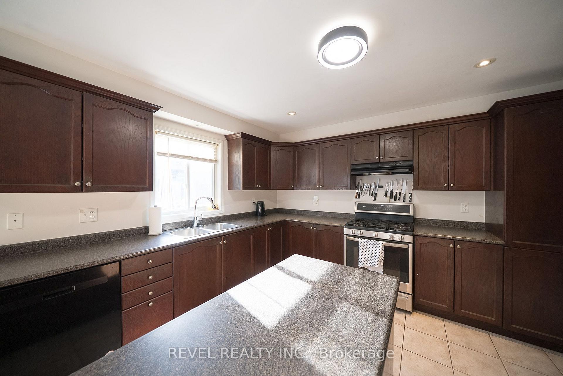 Photo 17 of 51 Webb Avenue, Brantford, Empire — HOMEH