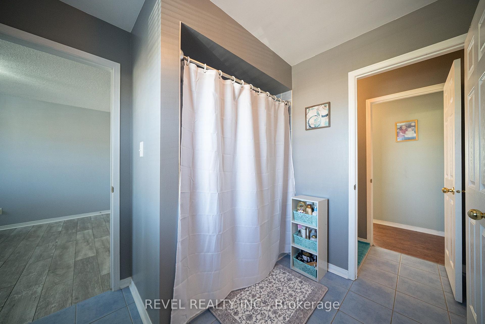 Photo 25 of 51 Webb Avenue, Brantford, Empire — HOMEH