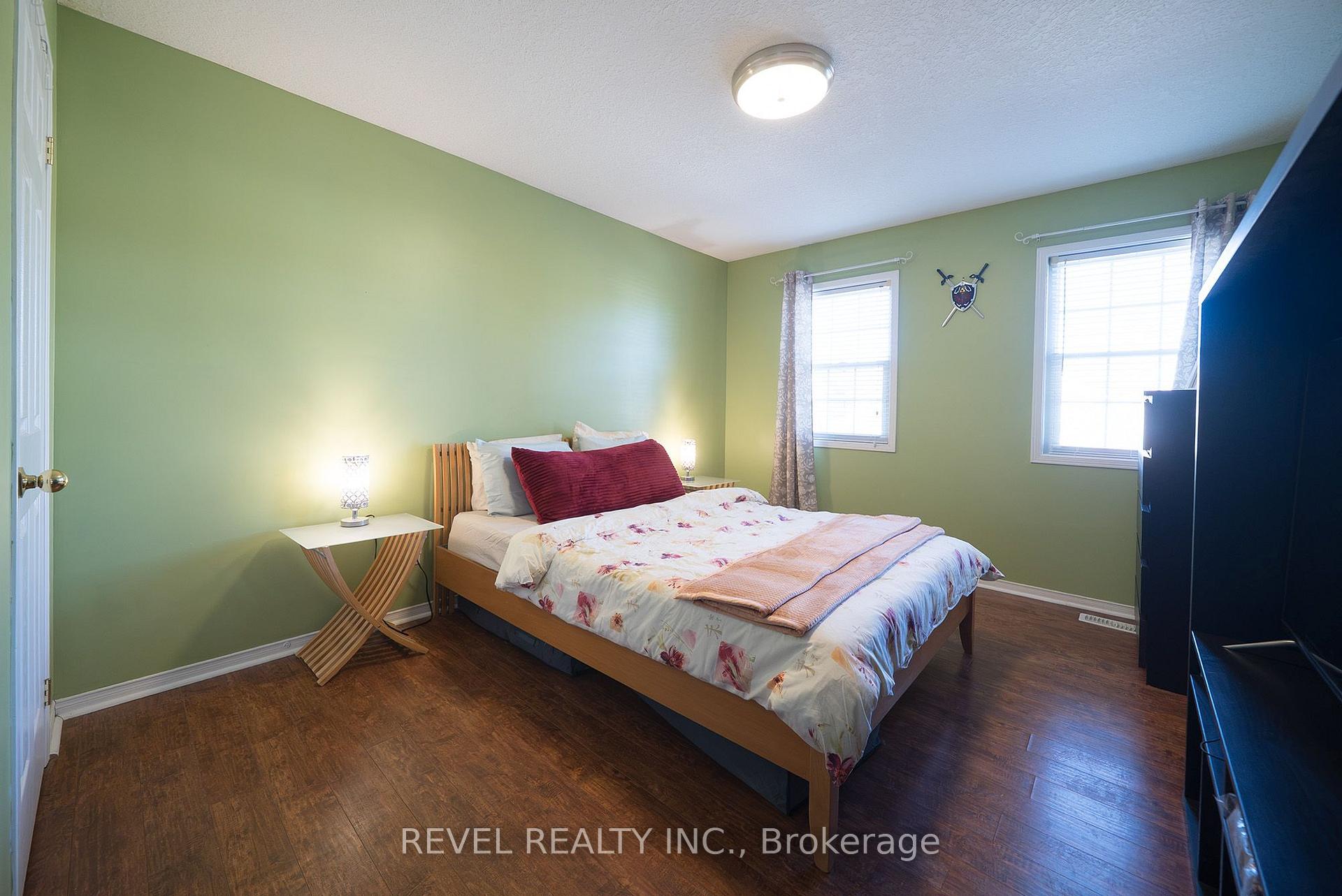 Photo 30 of 51 Webb Avenue, Brantford, Empire — HOMEH