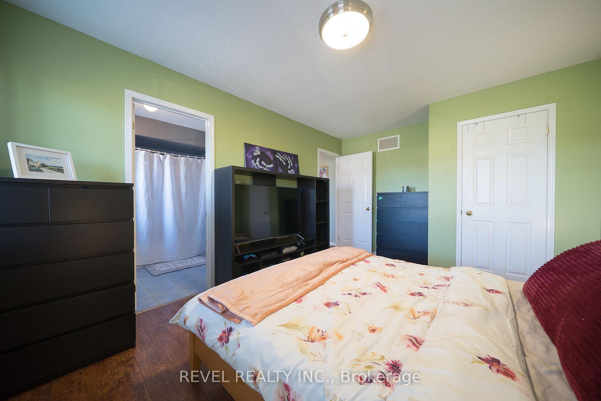 Photo 31 of 51 Webb Avenue, Brantford, Empire — HOMEH