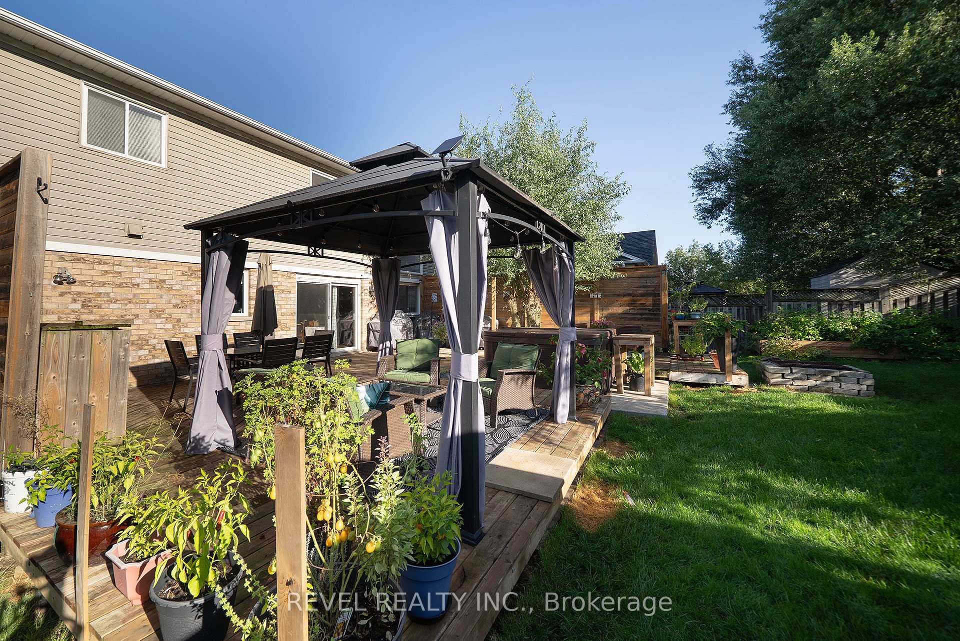 Photo 40 of 51 Webb Avenue, Brantford, Empire — HOMEH