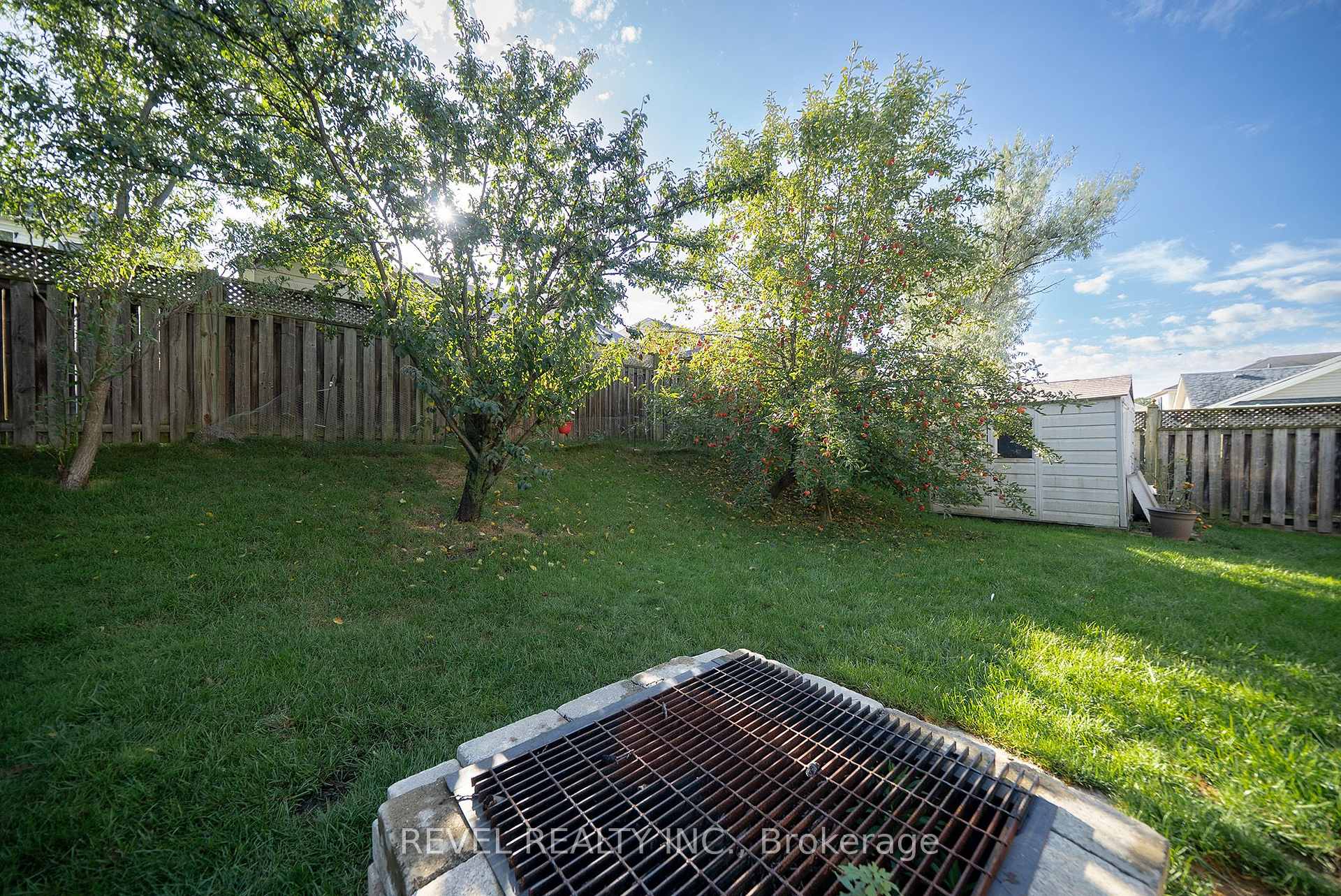 Photo 41 of 51 Webb Avenue, Brantford, Empire — HOMEH