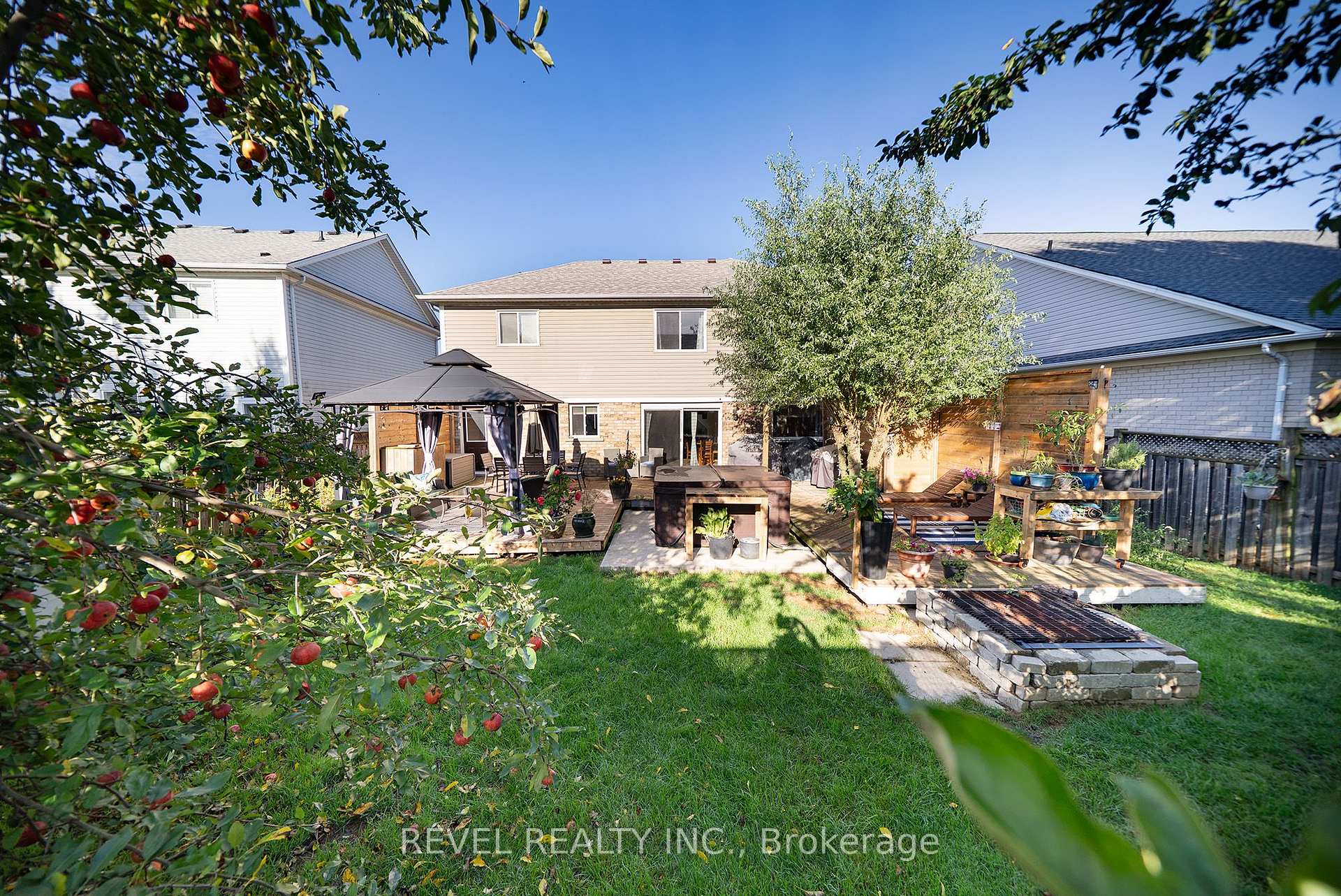 Photo 42 of 51 Webb Avenue, Brantford, Empire — HOMEH