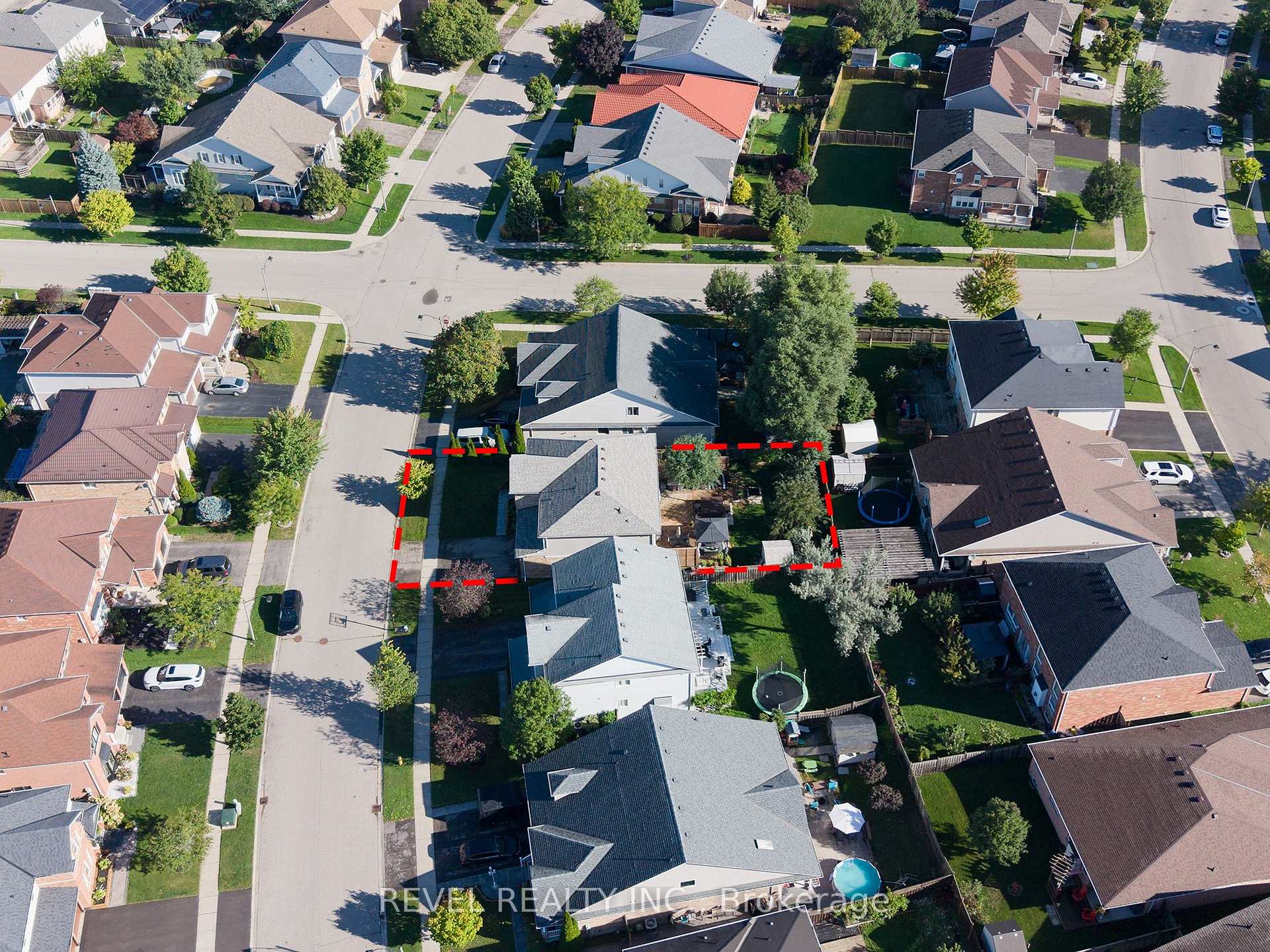 Photo 43 of 51 Webb Avenue, Brantford, Empire — HOMEH