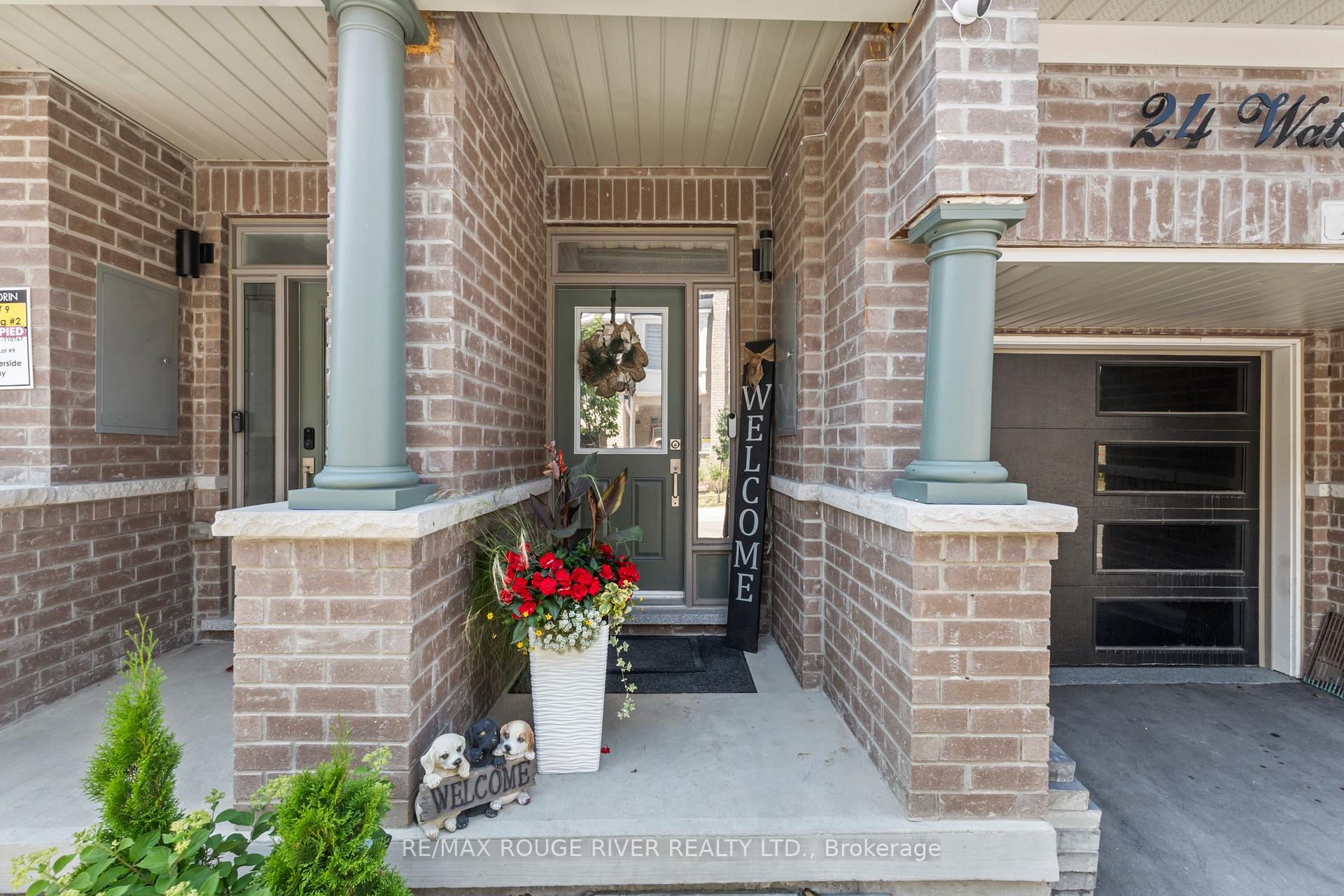 Photo 2 of 24 Waterside Way, Whitby, Port Whitby — HOMEH