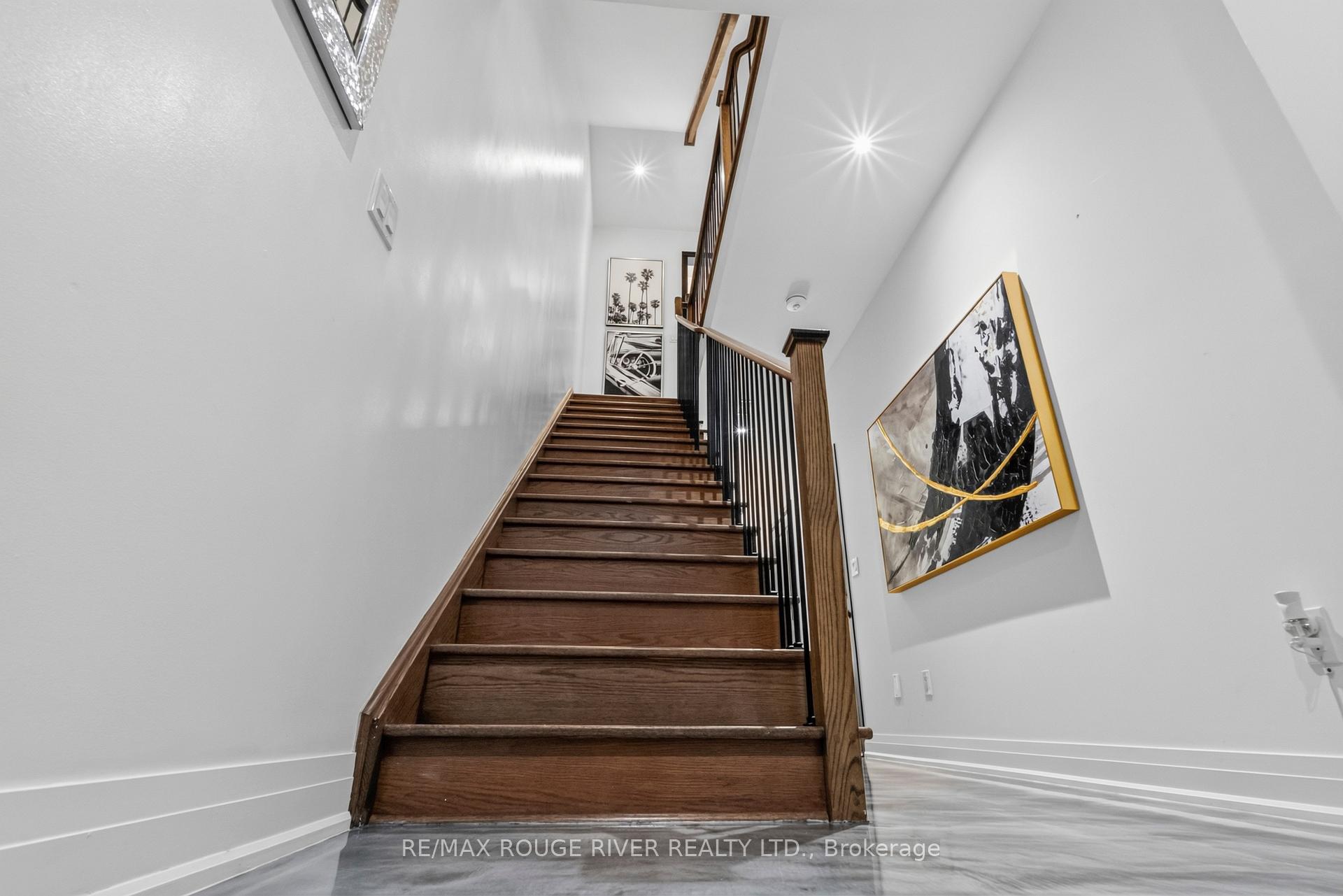 Photo 10 of 24 Waterside Way, Whitby, Port Whitby — HOMEH