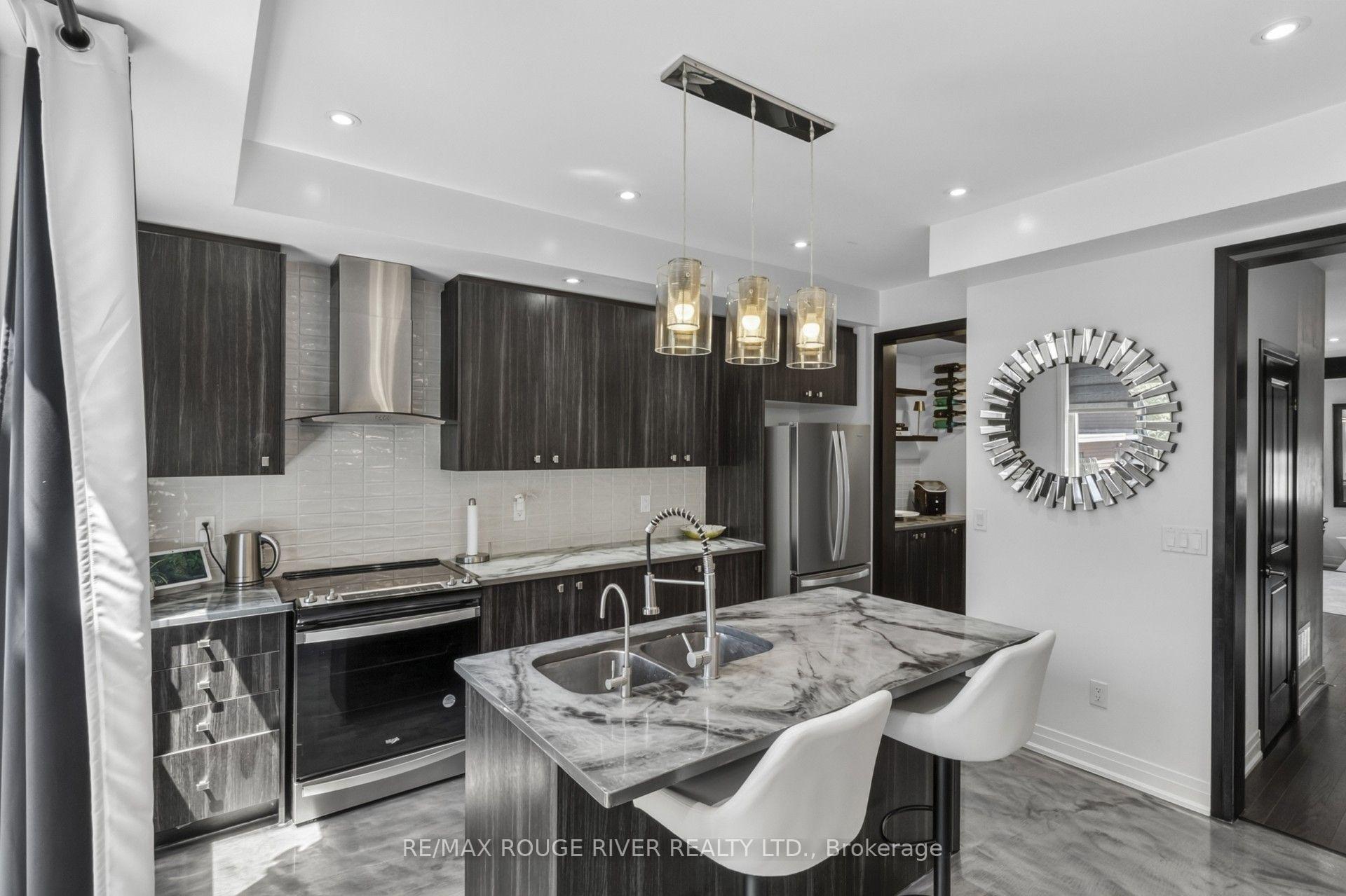 Photo 18 of 24 Waterside Way, Whitby, Port Whitby — HOMEH