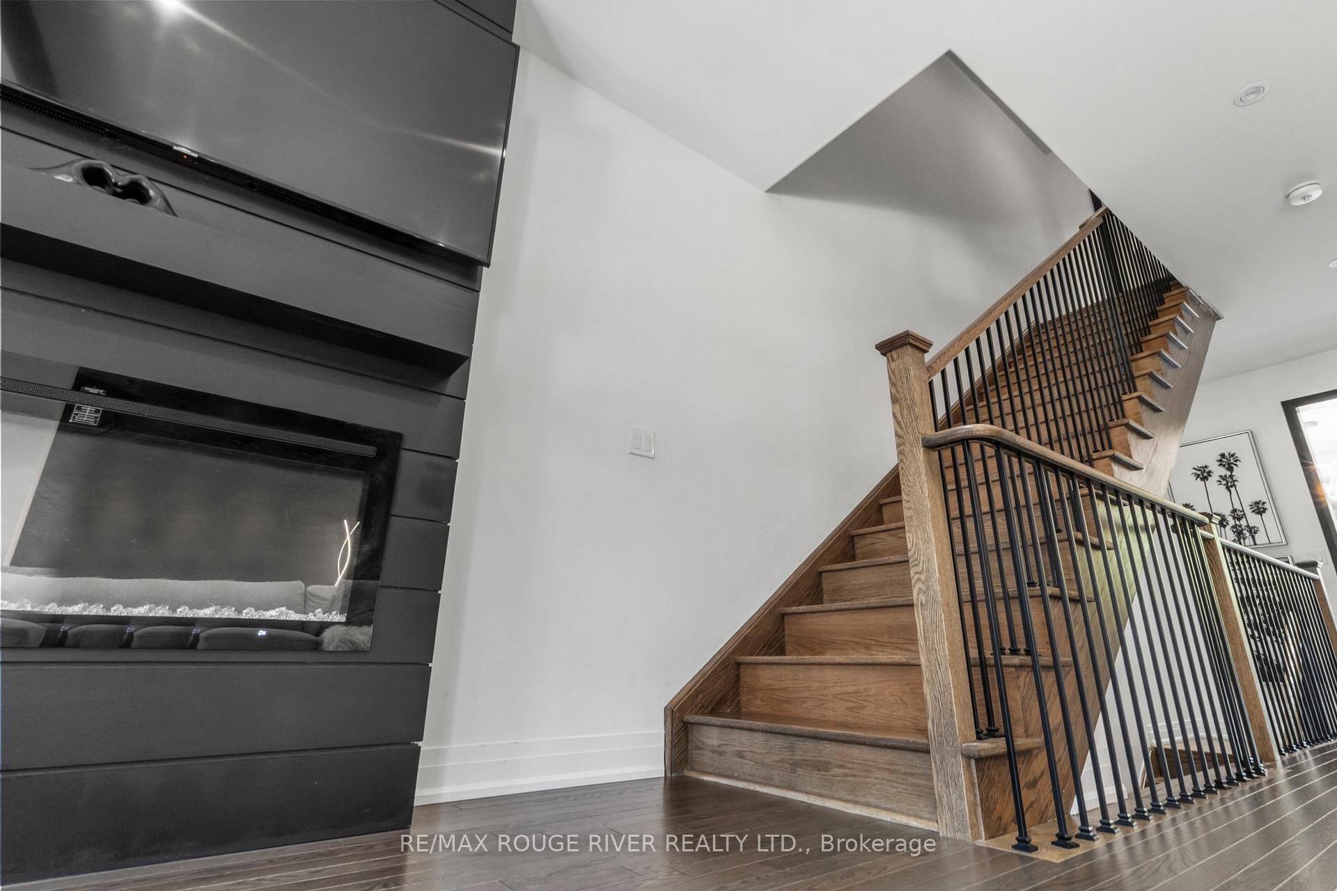 Photo 25 of 24 Waterside Way, Whitby, Port Whitby — HOMEH