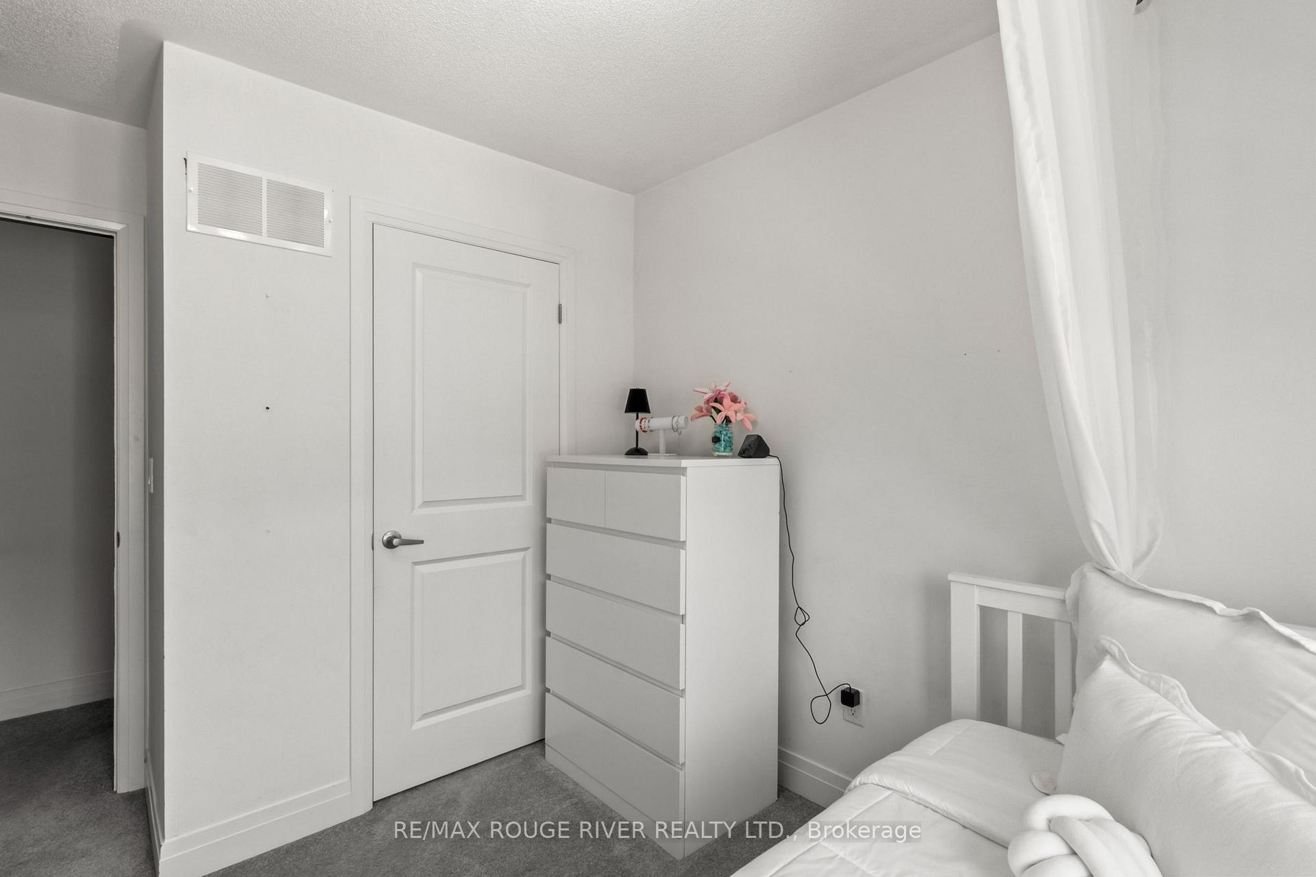 Photo 35 of 24 Waterside Way, Whitby, Port Whitby — HOMEH