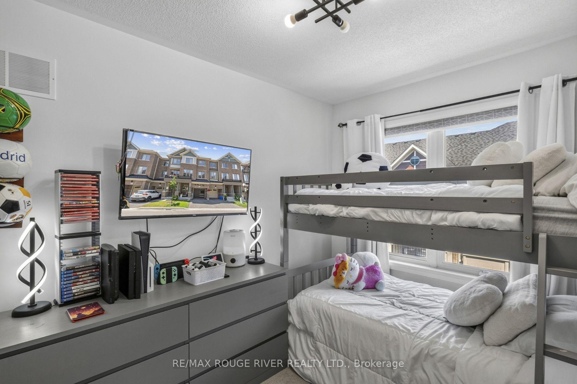 Photo 37 of 24 Waterside Way, Whitby, Port Whitby — HOMEH