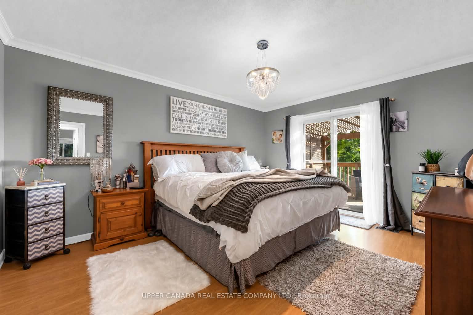Photo 10 of 8 Rose Street, St. Catharines, Grapeview — HOMEH
