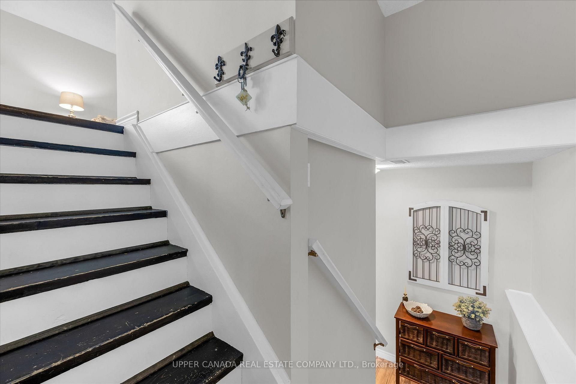 Photo 15 of 8 Rose Street, St. Catharines, Grapeview — HOMEH