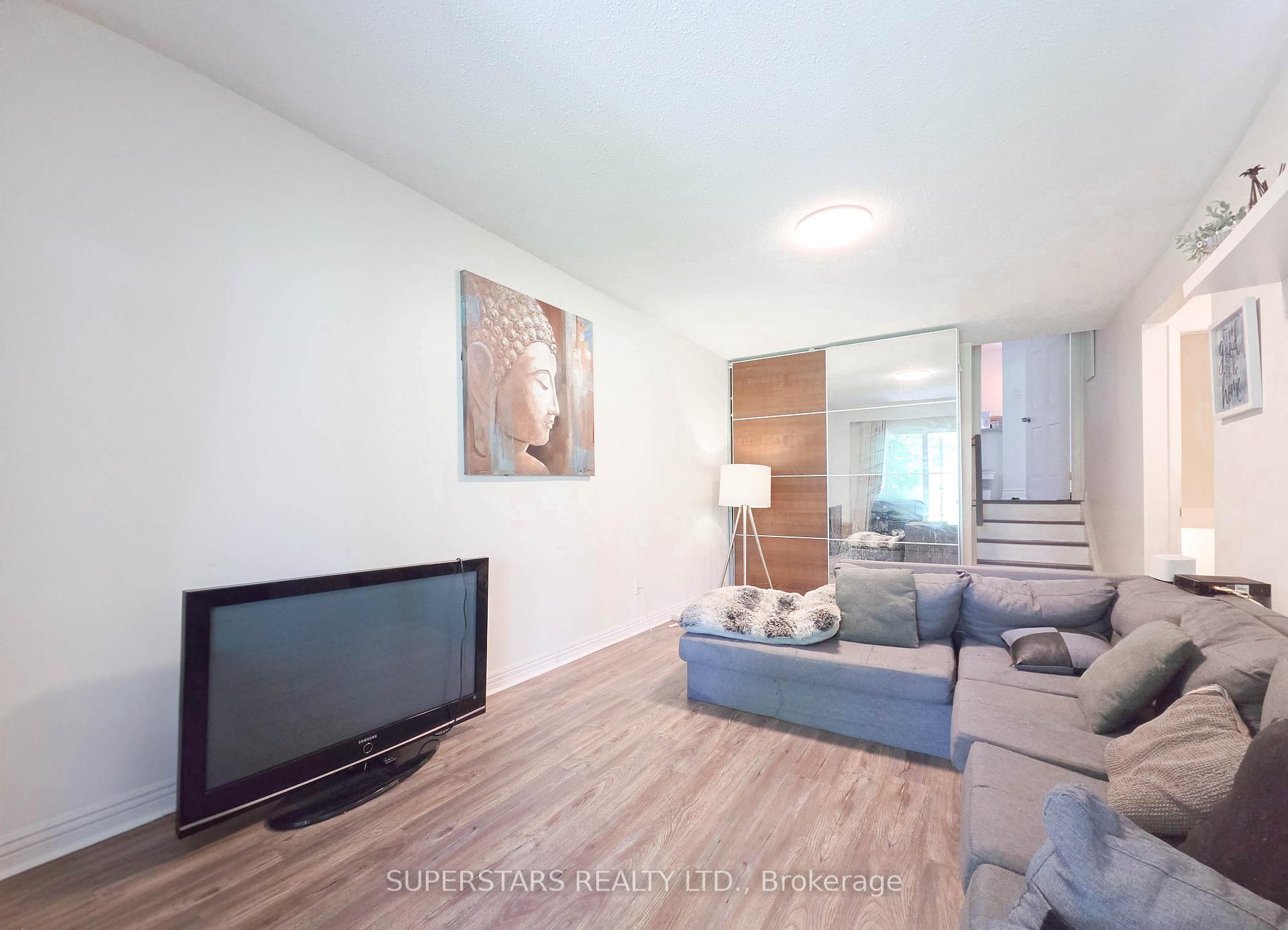 Photo 17 of 7553 Wildfern Drive, Mississauga, Malton — HOMEH