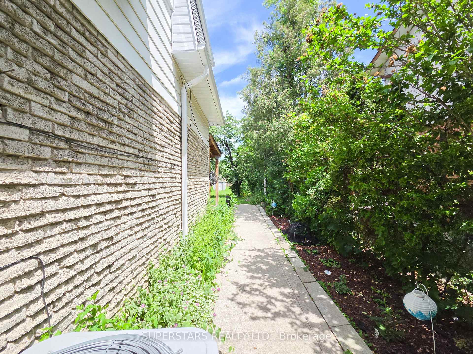 Photo 27 of 7553 Wildfern Drive, Mississauga, Malton — HOMEH