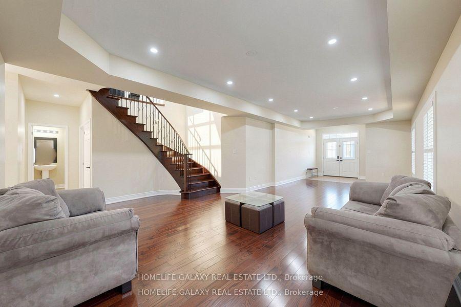 Photo 3 of 1871 Arborwood Drive, Oshawa, Taunton — HOMEH