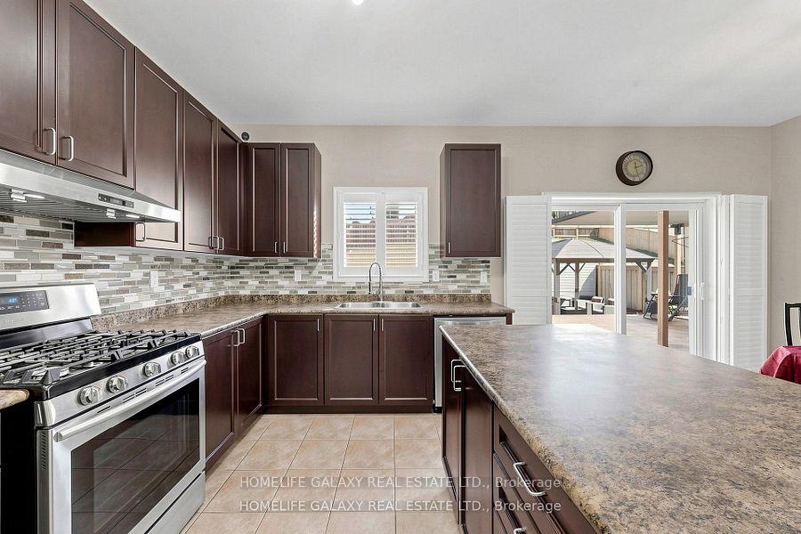 Photo 9 of 1871 Arborwood Drive, Oshawa, Taunton — HOMEH